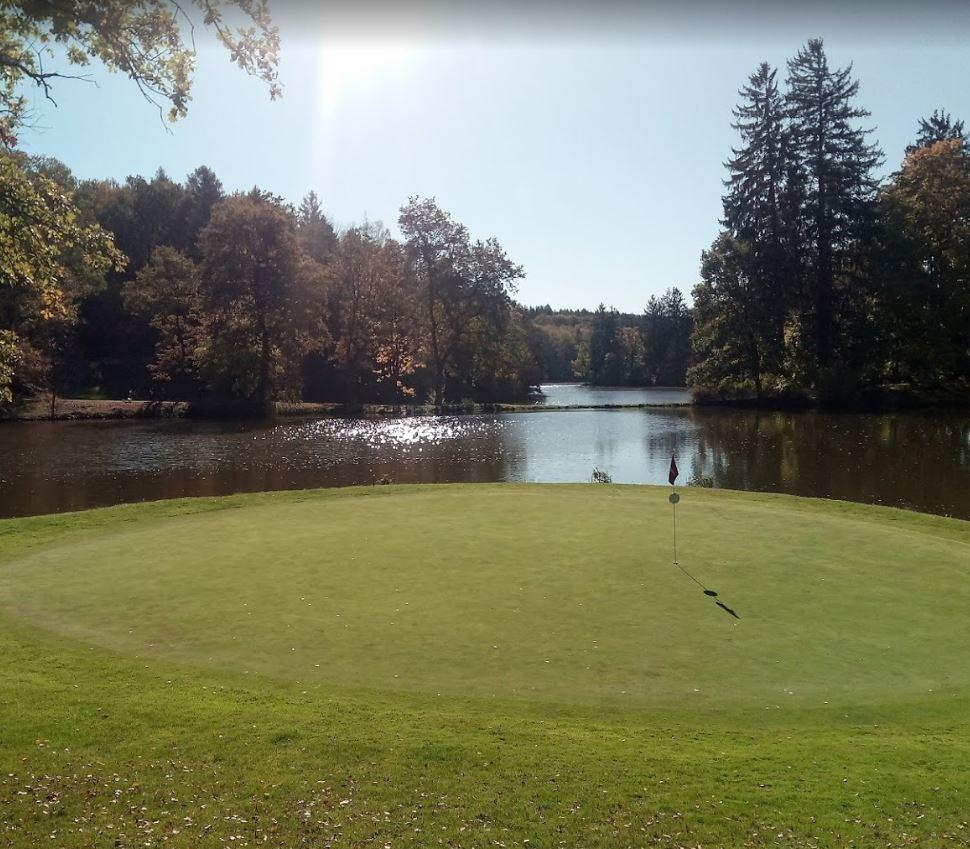 Ringhoffer Golf Club